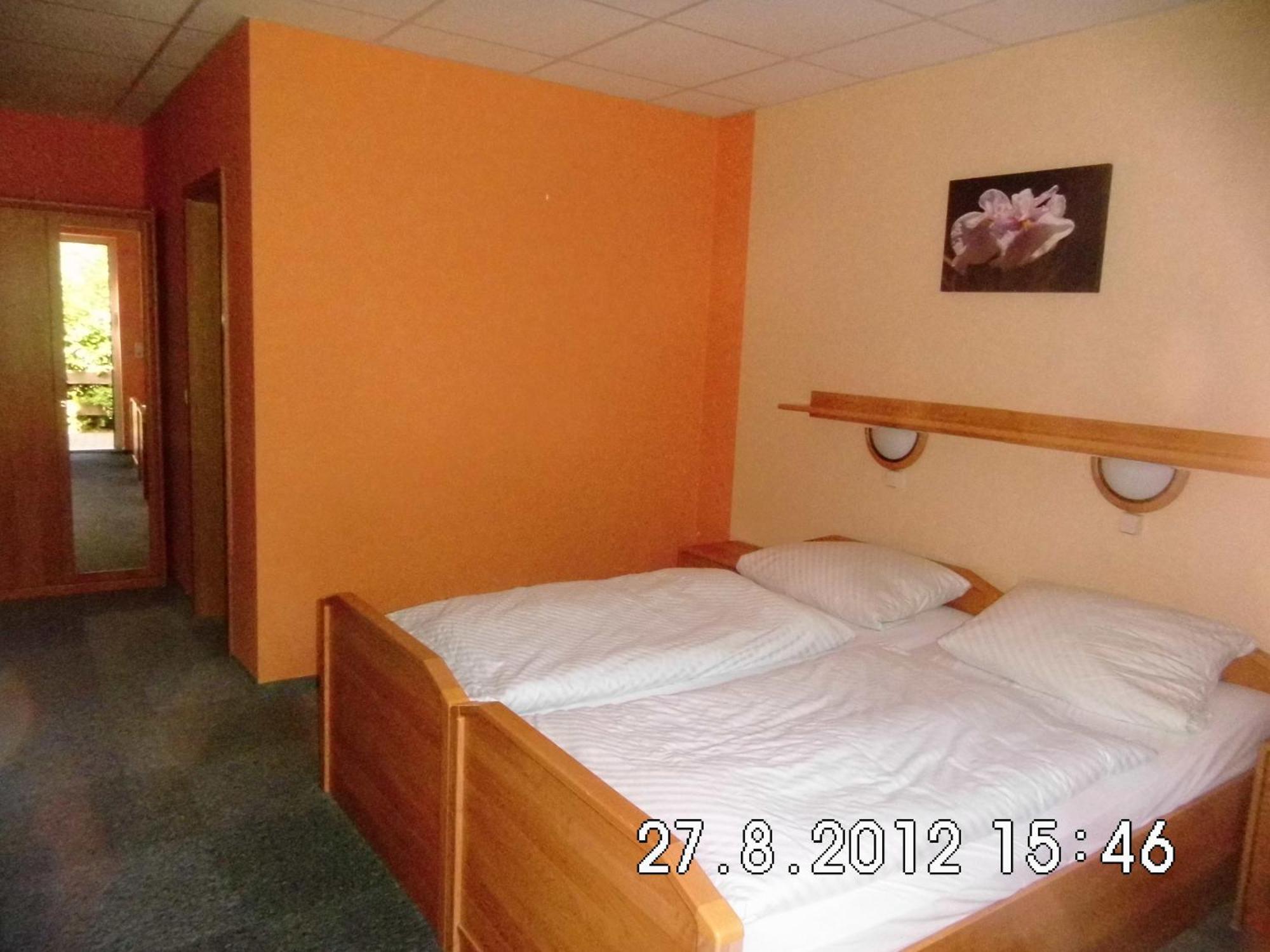 Hotel-Garni "Hof Von Hannover" Віттмунд Екстер'єр фото