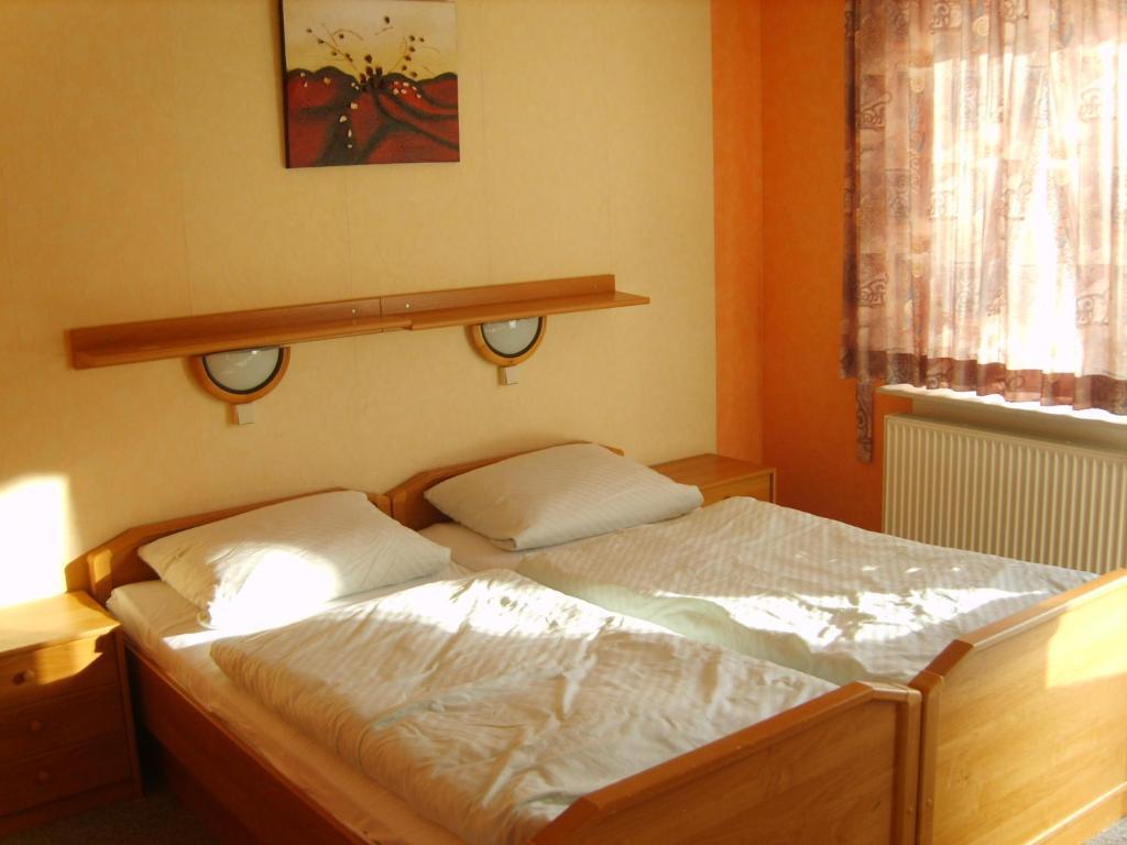 Hotel-Garni "Hof Von Hannover" Віттмунд Номер фото