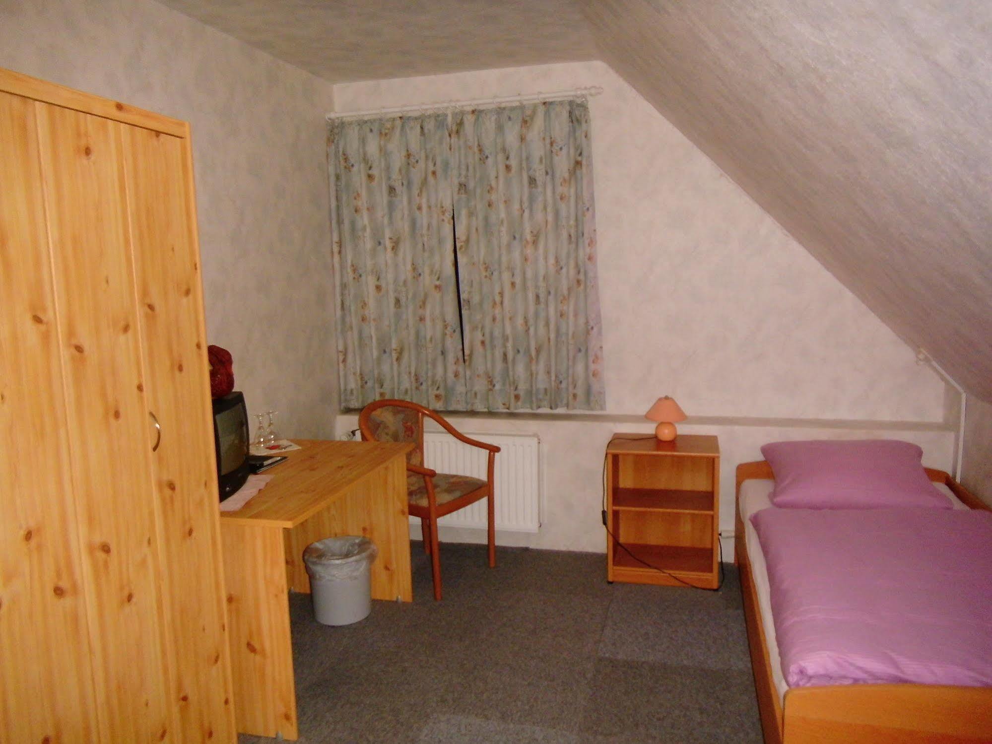 Hotel-Garni "Hof Von Hannover" Віттмунд Екстер'єр фото