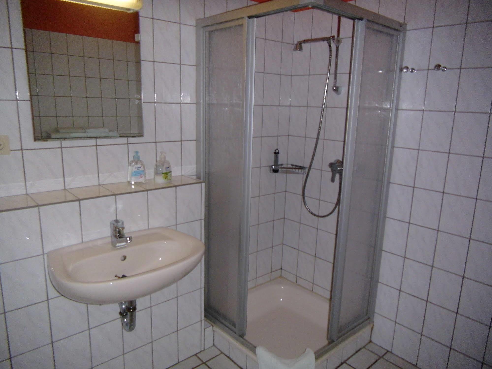 Hotel-Garni "Hof Von Hannover" Віттмунд Екстер'єр фото